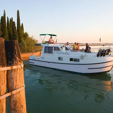 Botel Rendez Vous Fantasia *