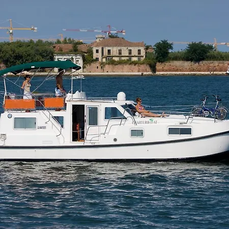 Botel Rendez Vous Fantasia
