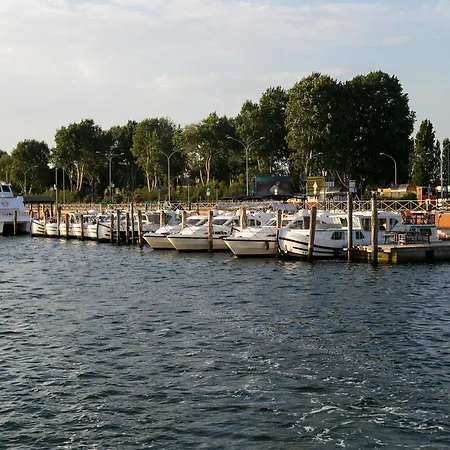 Rendez Vous Fantasia Botel *